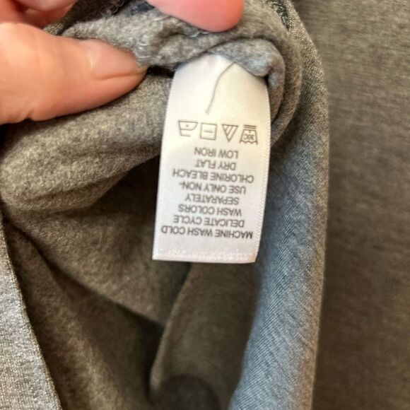 Roaman’s size 12 NWT gray sweatshirt grommet embellished long sleeve - Picture 3 of 7